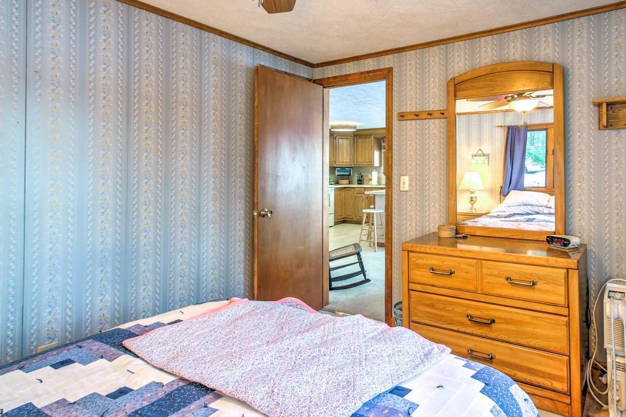 Scenic Lyman Home On Swan Pond With Wraparound Deck! Spang Mills Luaran gambar